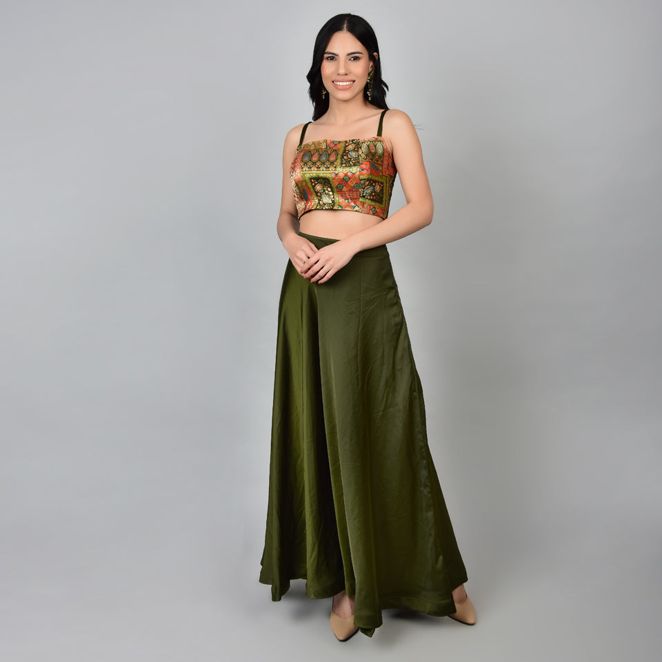 Timeless Glamour: Styling a Brocade Jacket with a Satin Skirt